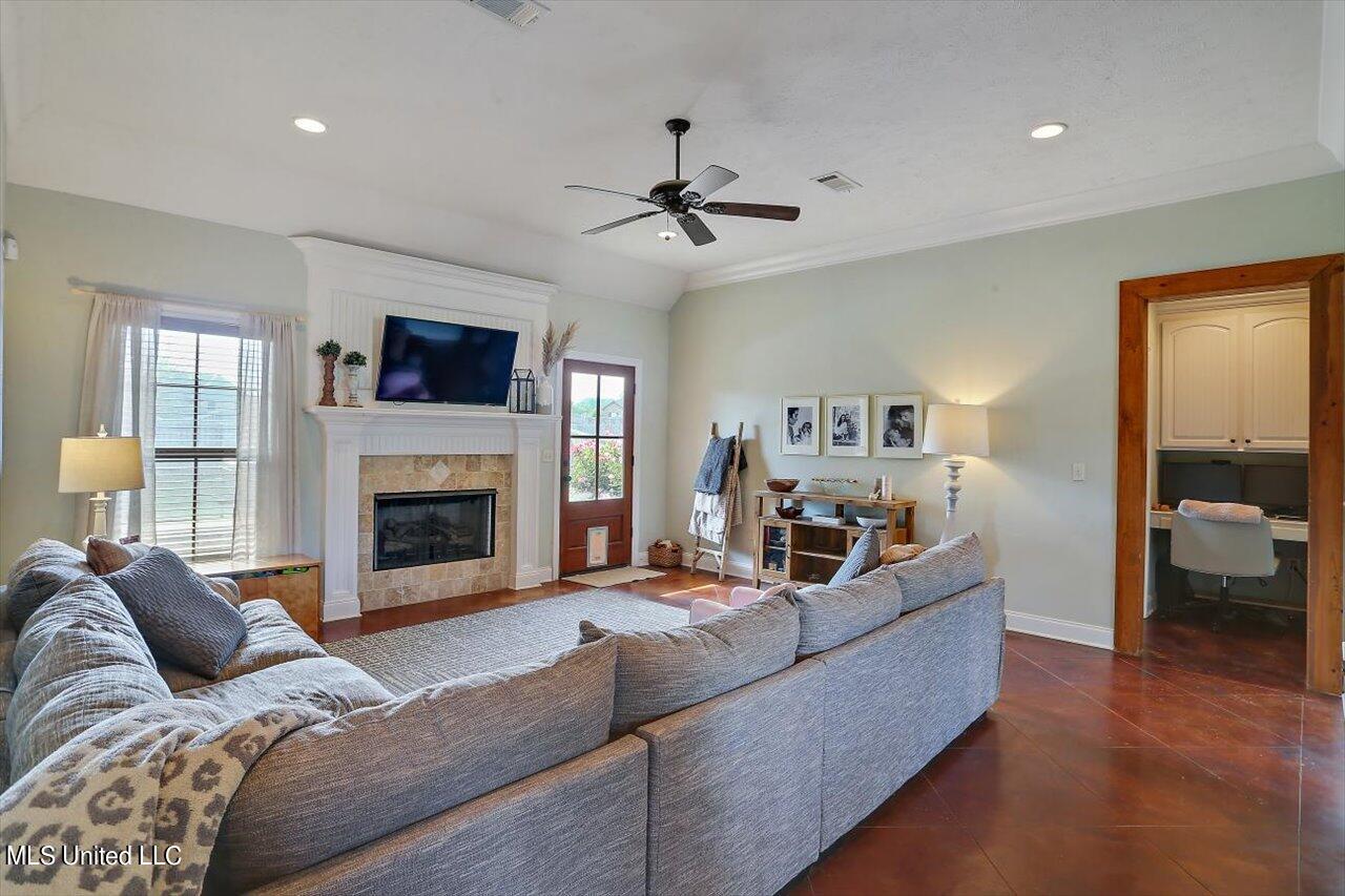 116 Rhodes Lane Canton, MS 39046 - Photo 4 of 28 05-116 Rhodes Ln