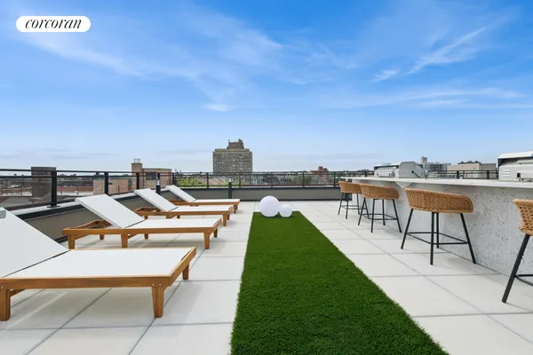 $799,000 | 428 East 9th Street, Unit 703 | Kensington