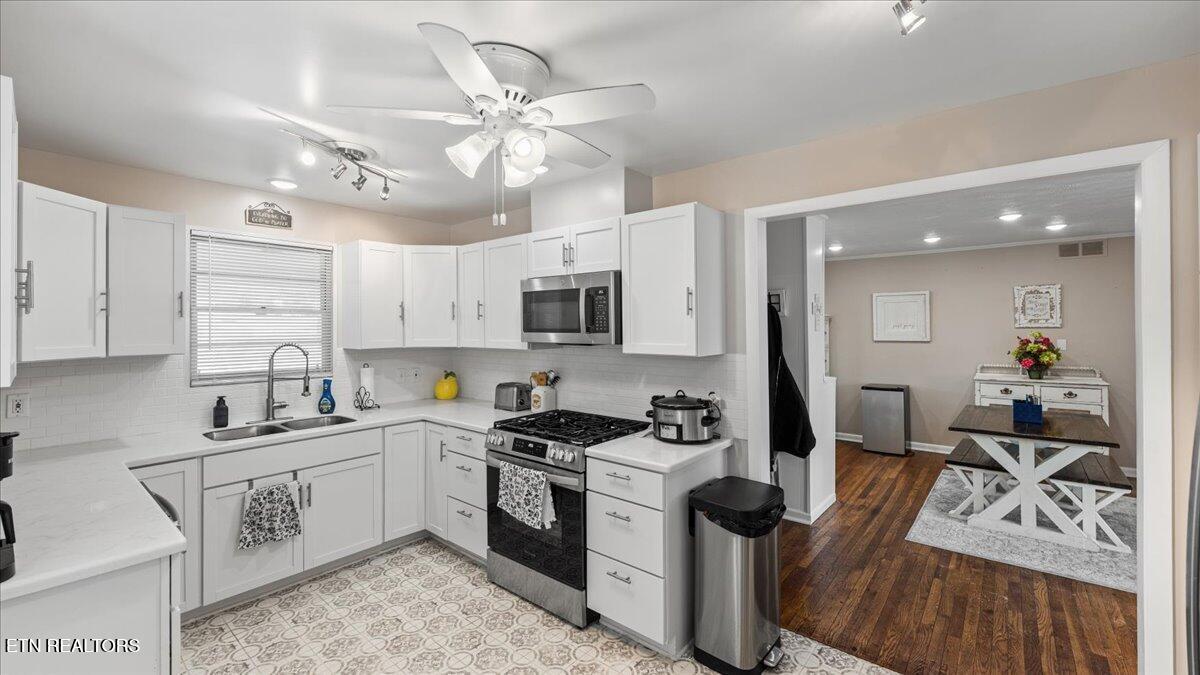 335 East Drive Oak Ridge, TN 37830 - Photo 14 of 40 14-Kitchen