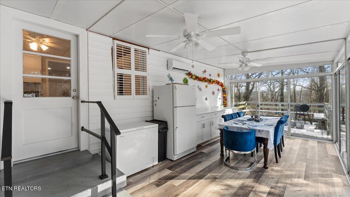 335 East Drive Oak Ridge, TN 37830 - Photo 23 of 40 23-Sun Room