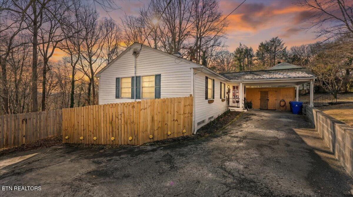 335 East Drive Oak Ridge, TN 37830 - Photo 3 of 40 03-Exterior