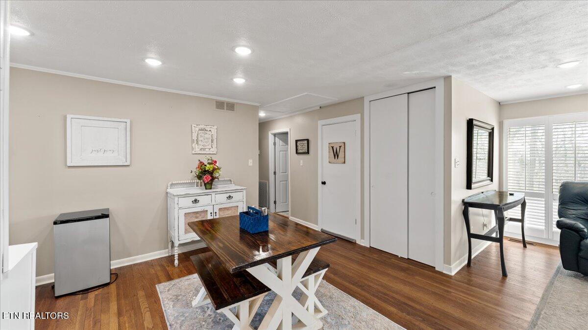 335 East Drive Oak Ridge, TN 37830 - Photo 9 of 40 09-Dining Area