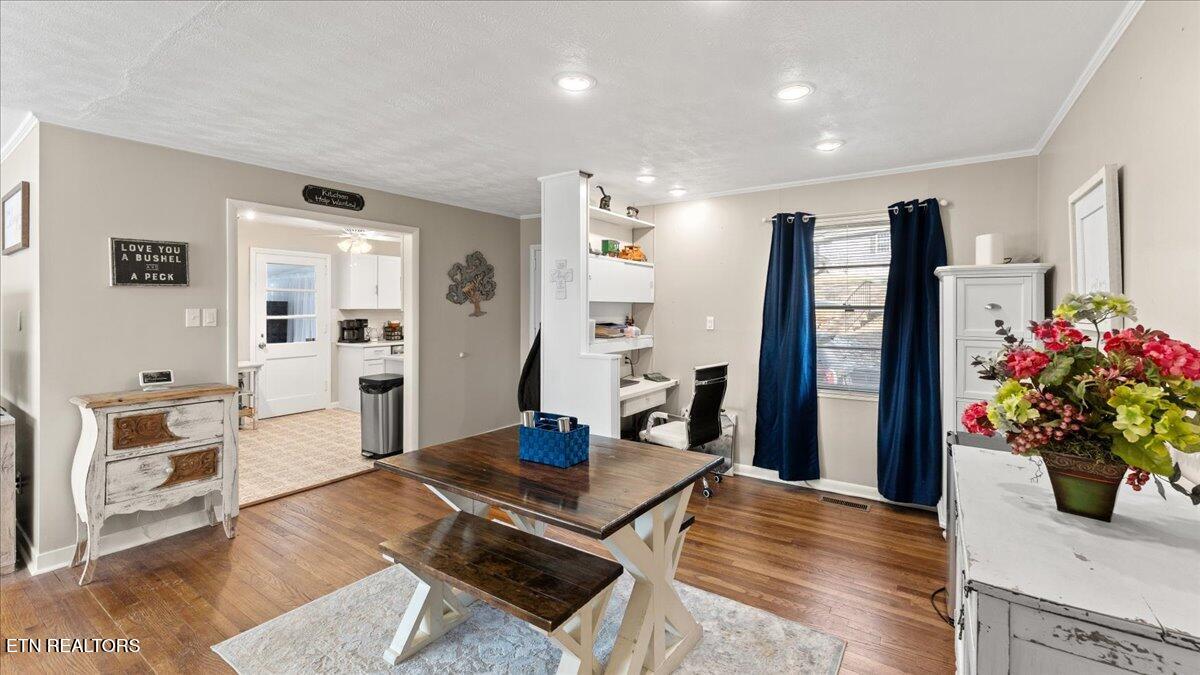 335 East Drive Oak Ridge, TN 37830 - Photo 10 of 40 10-Dining Area