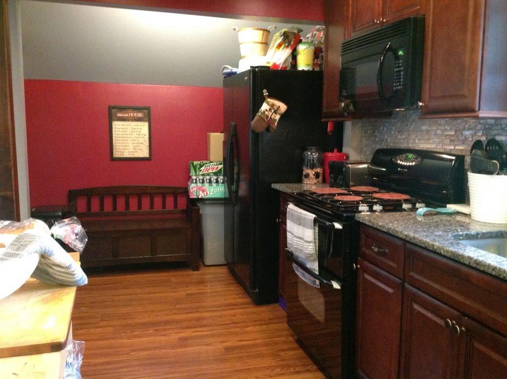 410 Pointview Road Brentwood, PA 15227 - Photo 3 of 19 Gallery Image 3