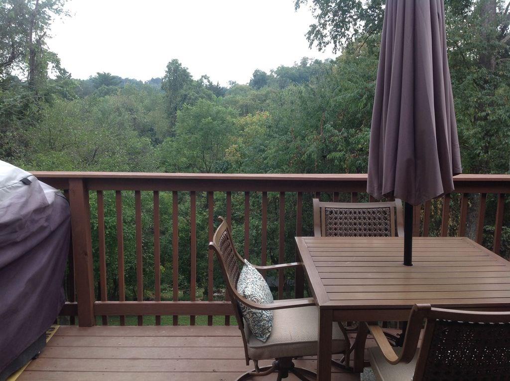 410 Pointview Road Brentwood, PA 15227 - Photo 7 of 19 Gallery Image 7