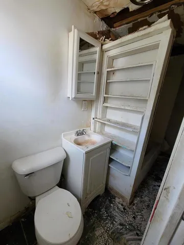 $116,000 | 120 East Kensington Avenue, Chicago, IL 60628