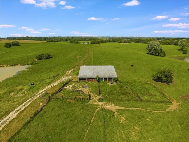 $900,000 | 44578 6th Highway, Humphreys, MO 64646