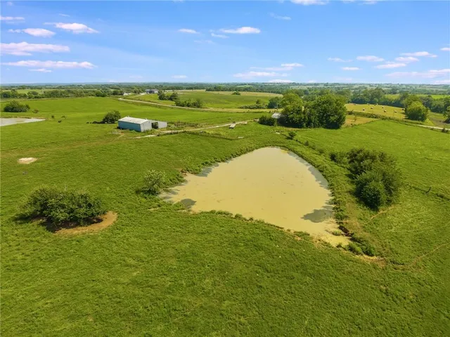 $900,000 | 44578 6th Highway, Humphreys, MO 64646