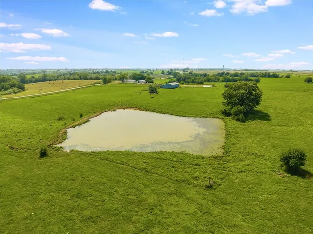 $900,000 | 44578 6th Highway, Humphreys, MO 64646