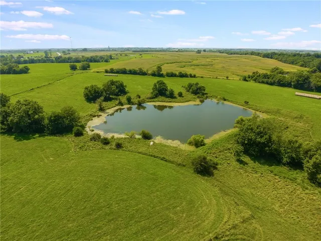 $900,000 | 44578 6th Highway, Humphreys, MO 64646