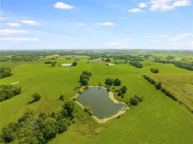 $900,000 | 44578 6th Highway, Humphreys, MO 64646