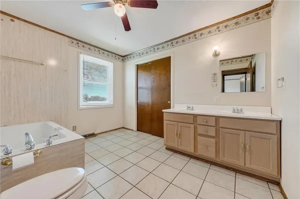 $350,000 | 44578 6th Highway, Humphreys, MO 64646