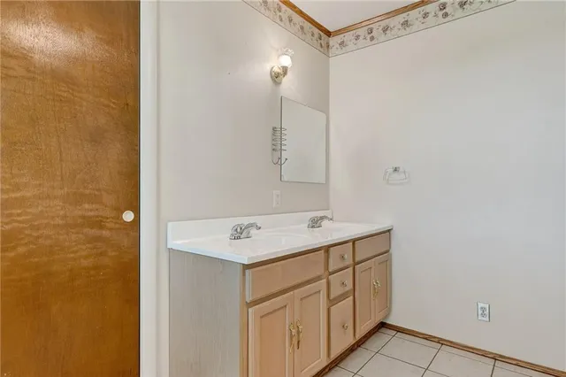 $900,000 | 44578 6th Highway, Humphreys, MO 64646