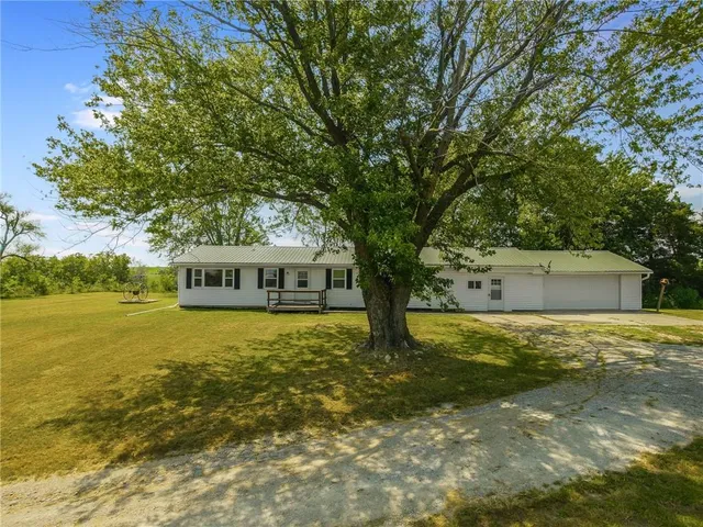 $900,000 | 44578 6th Highway, Humphreys, MO 64646