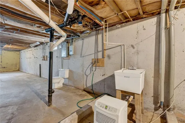 $900,000 | 44578 6th Highway, Humphreys, MO 64646