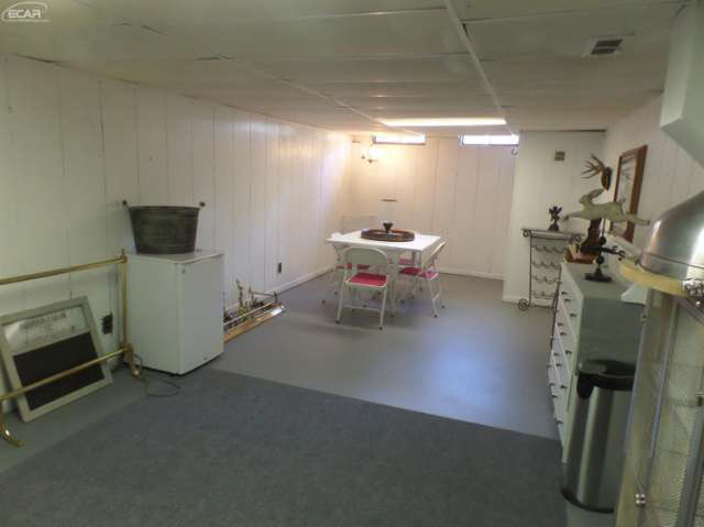 5372 North Georgetown Road Grand Blanc, MI 48439 - Photo 25 of 28 21201496-24.JPG