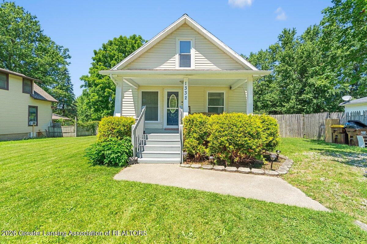 1332 West Valley Road Lansing, MI 48906 - Photo 1 of 33 Media Jett - 33 (2)