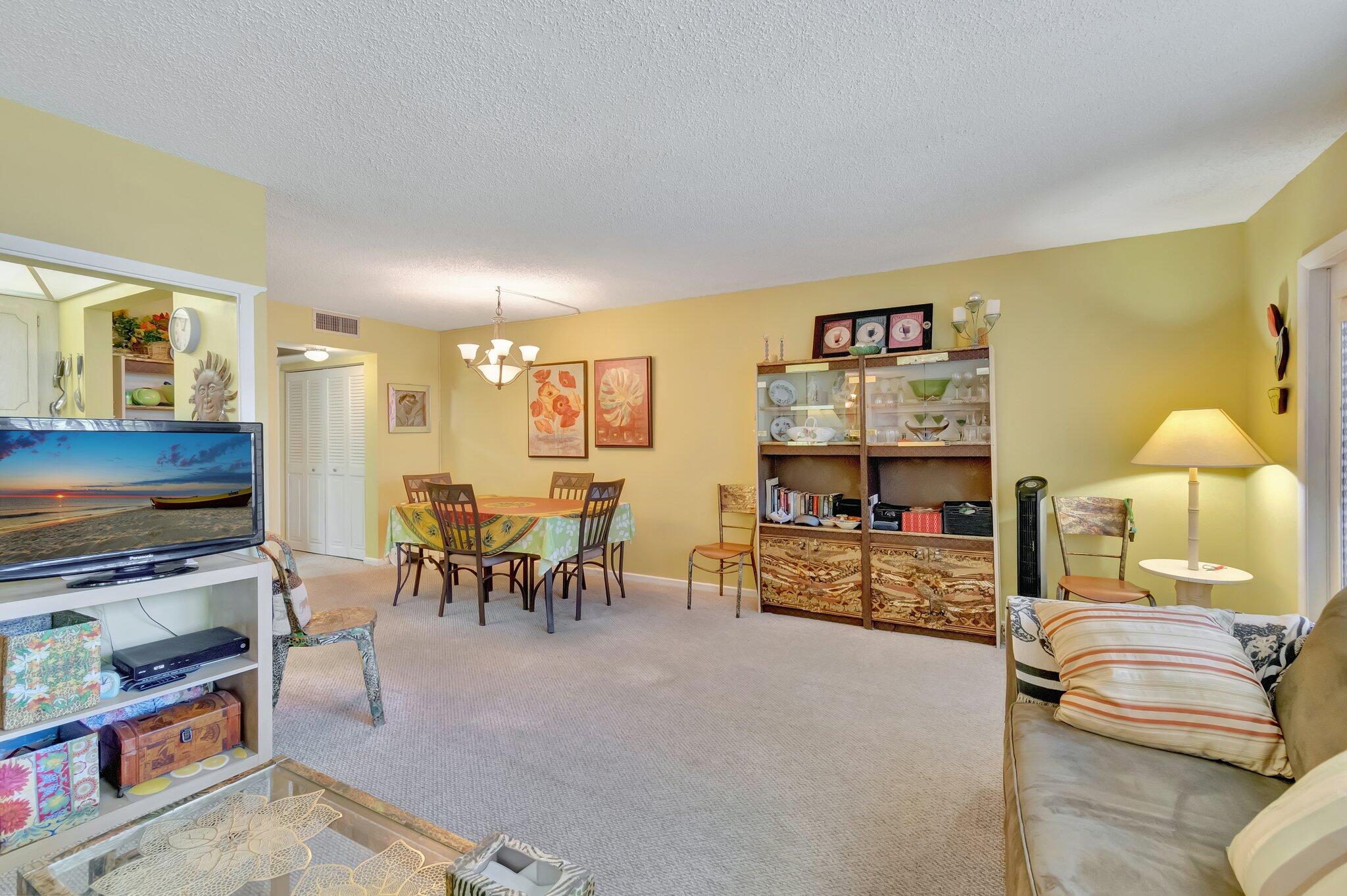 573 Fanshaw North Boca Raton, FL 33434 - Photo 11 of 70 14-web-or-mls-DSC_8721