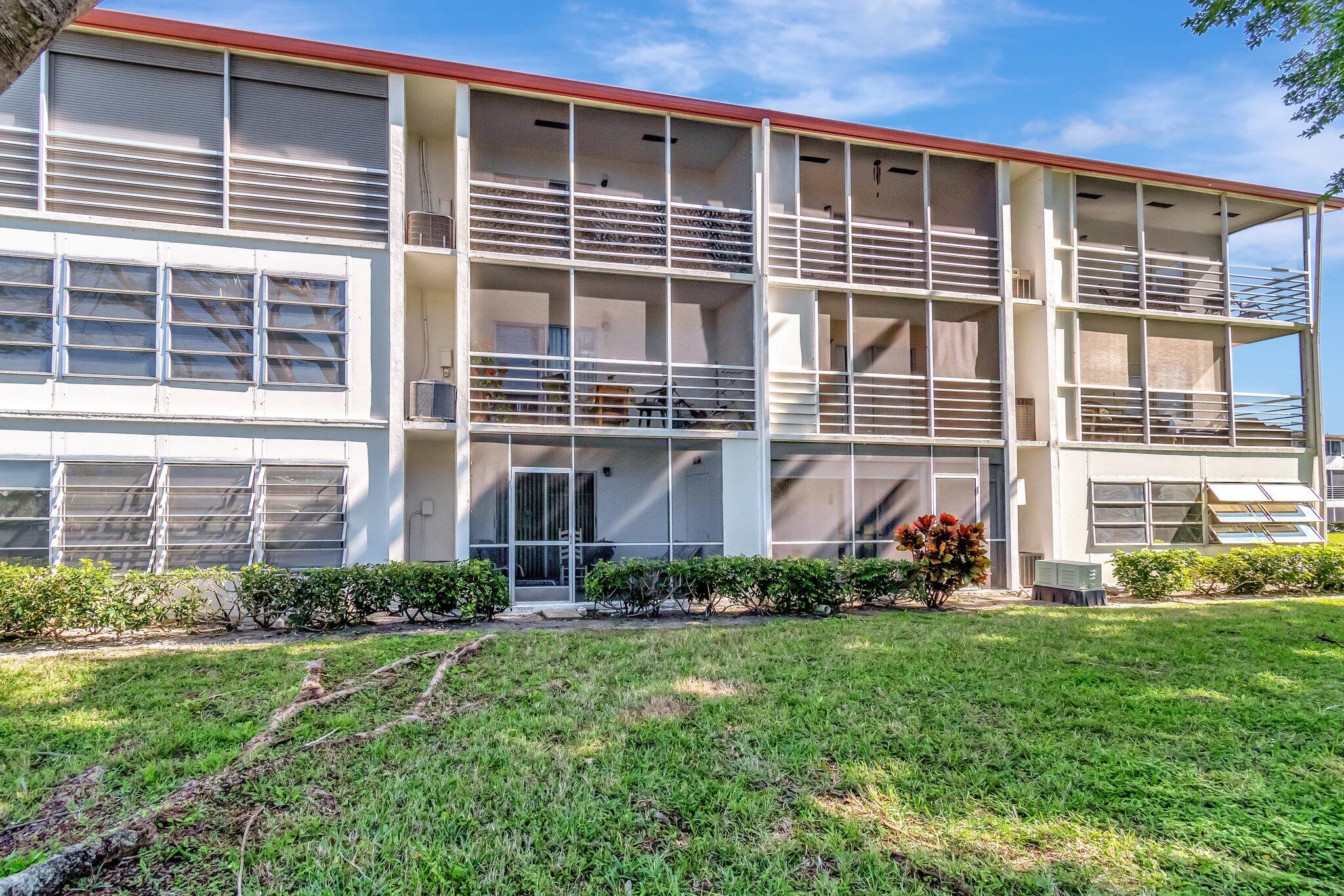 573 Fanshaw North Boca Raton, FL 33434 - Photo 30 of 70 36-web-or-mls-DSC_8831
