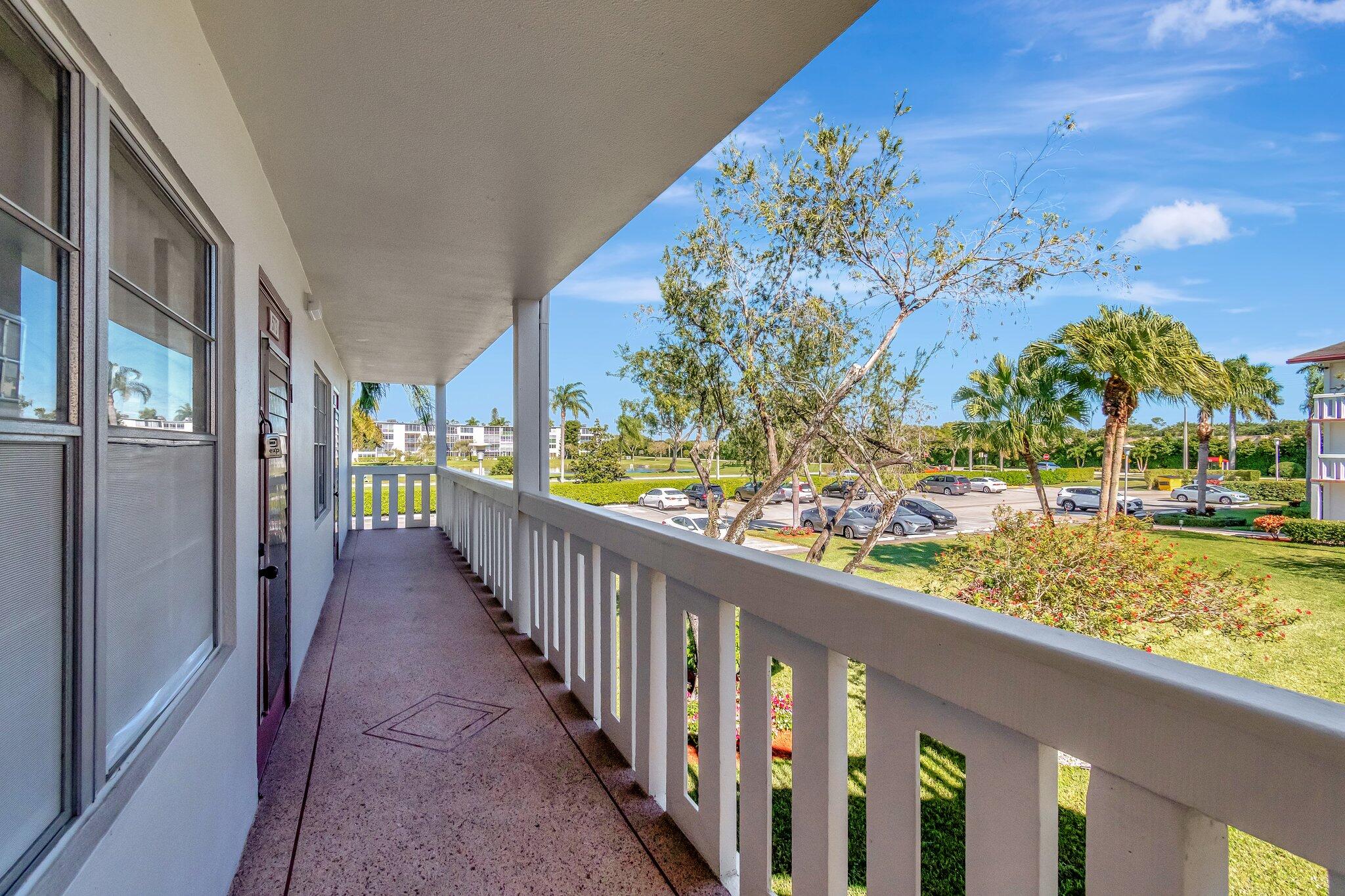 573 Fanshaw North Boca Raton, FL 33434 - Photo 5 of 70 7-web-or-mls-DSC_8791