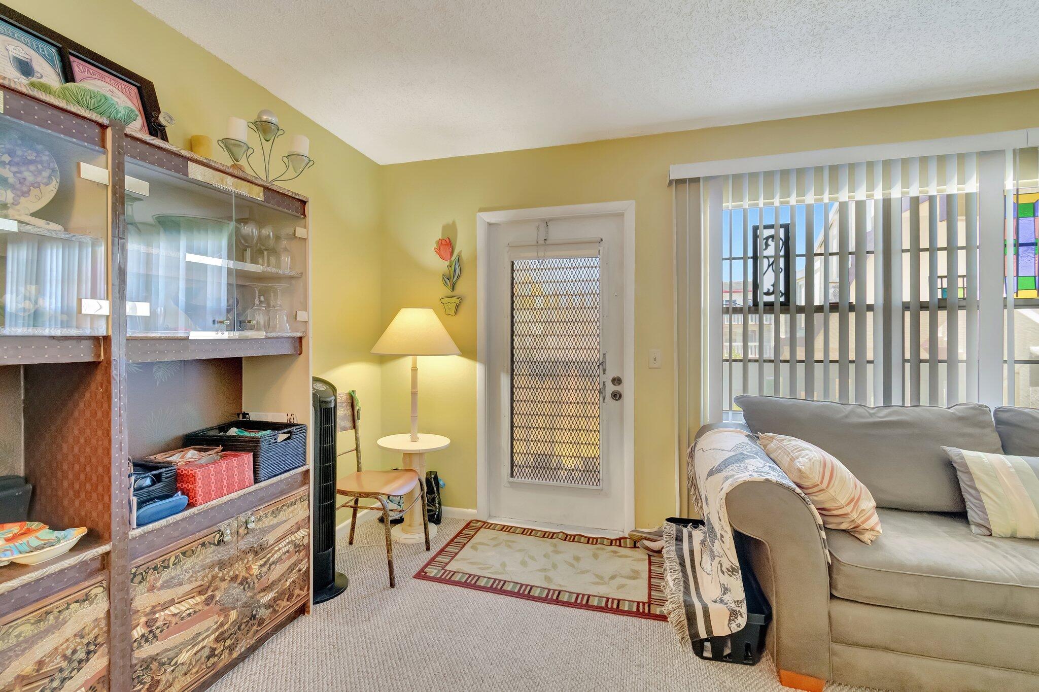573 Fanshaw North Boca Raton, FL 33434 - Photo 8 of 70 8-web-or-mls-DSC_8681