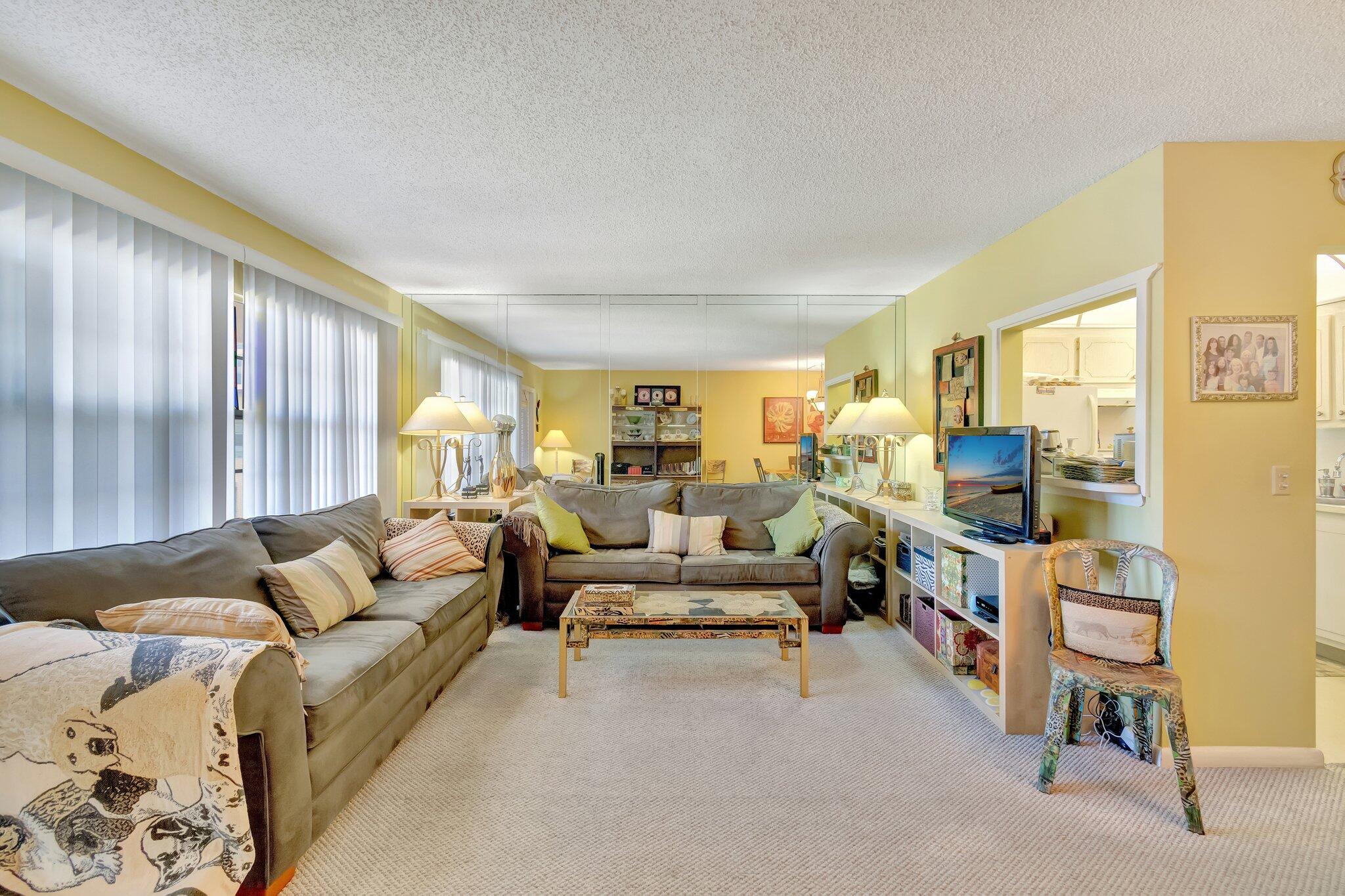 573 Fanshaw North Boca Raton, FL 33434 - Photo 10 of 70 11-web-or-mls-DSC_8706