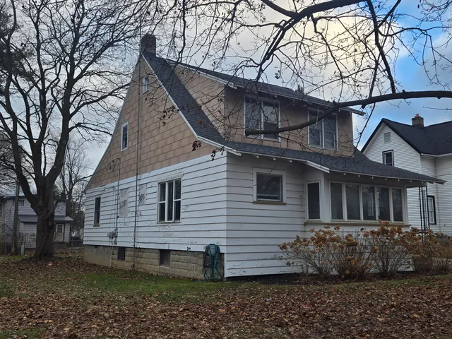 $210,000 | 1318 4th Avenue, Lake Odessa, MI 48849