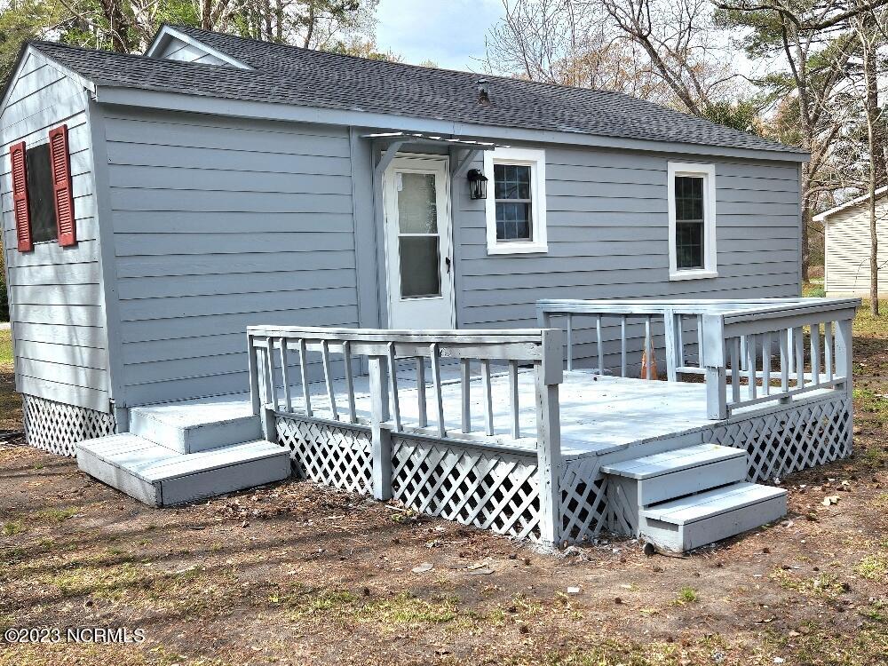 225 Cobb Road Kinston, NC 28501 - Photo 2 of 17 deck
