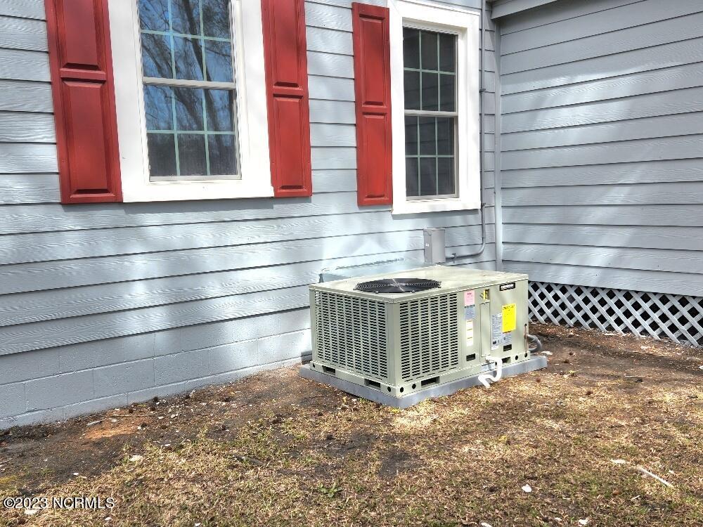 225 Cobb Road Kinston, NC 28501 - Photo 6 of 17 heat pump