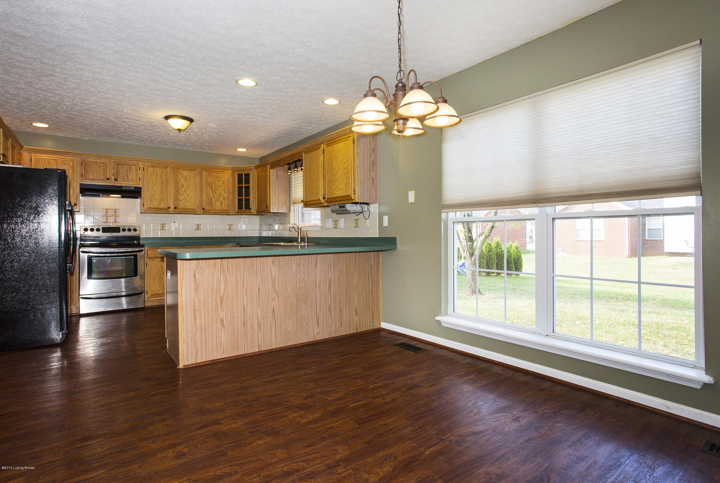 3812 Ridgehurst Court Louisville, KY 40299 - Photo 12 of 38 12-kitchen