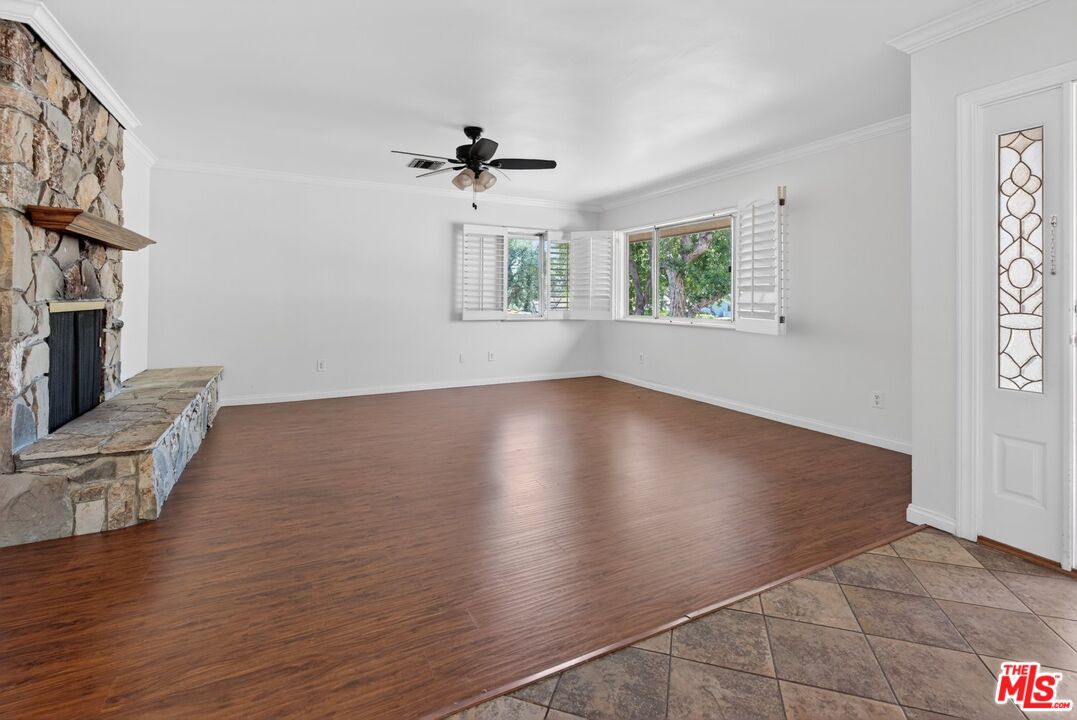 626 Jamestown Road Burbank, CA 91504 - Photo 3 of 24