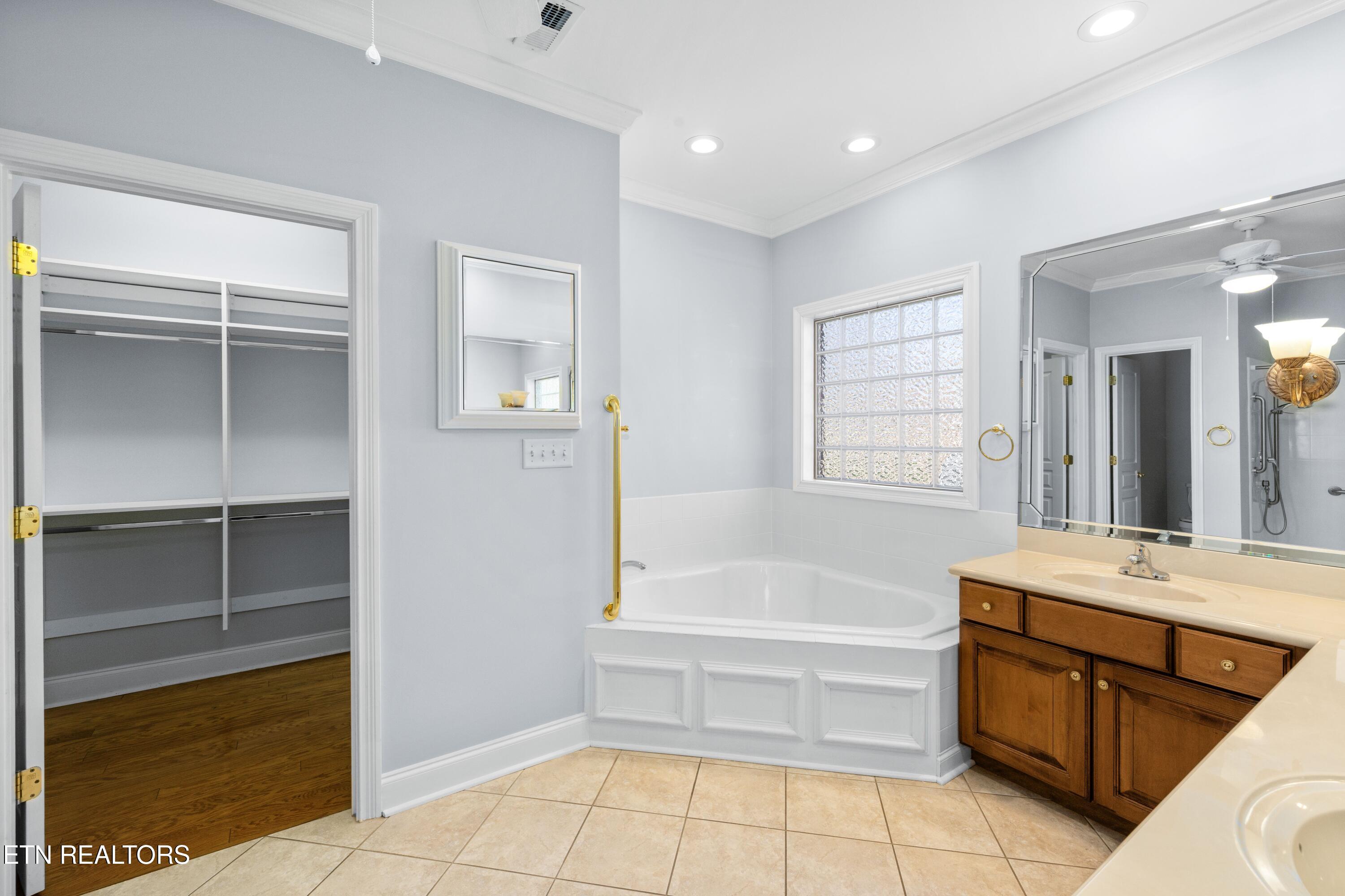 218 Shadowfax Road Knoxville, TN 37934 - Photo 19 of 39 218 Shadowfax