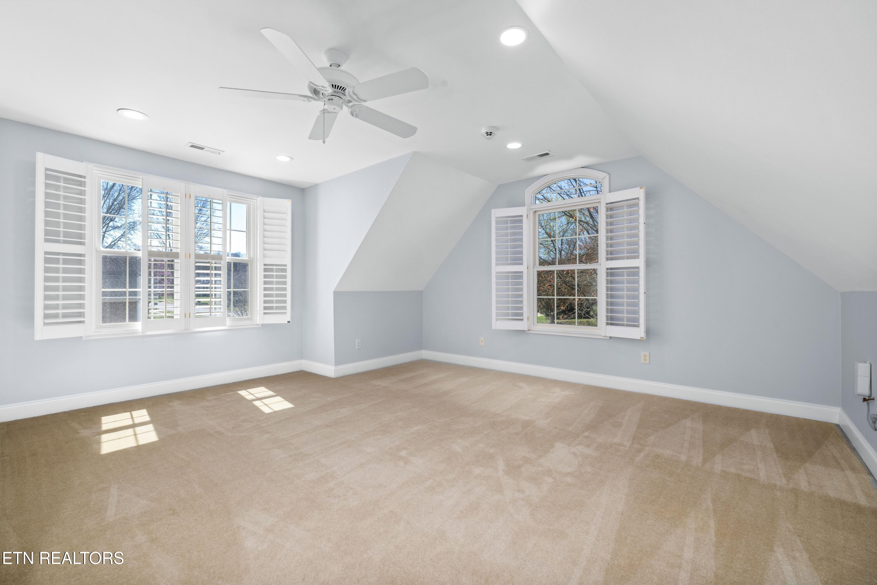 218 Shadowfax Road Knoxville, TN 37934 - Photo 31 of 39 218 Shadowfax