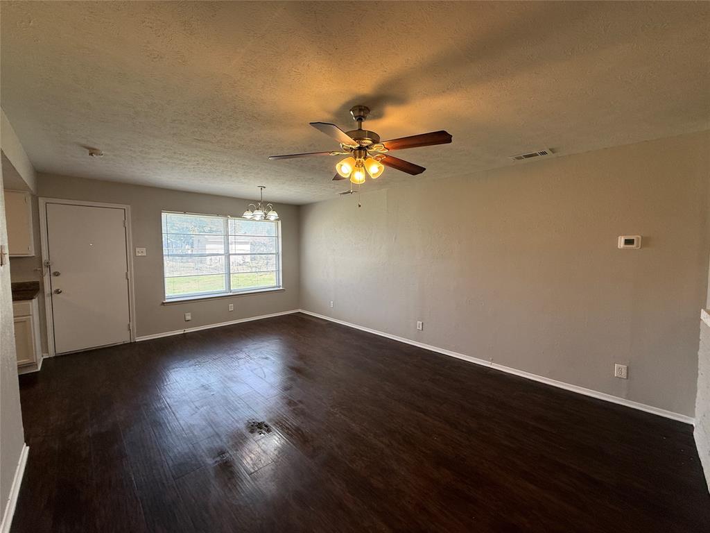 6335 Bellbrook Drive Dallas, TX 75217 - Photo 4 of 18