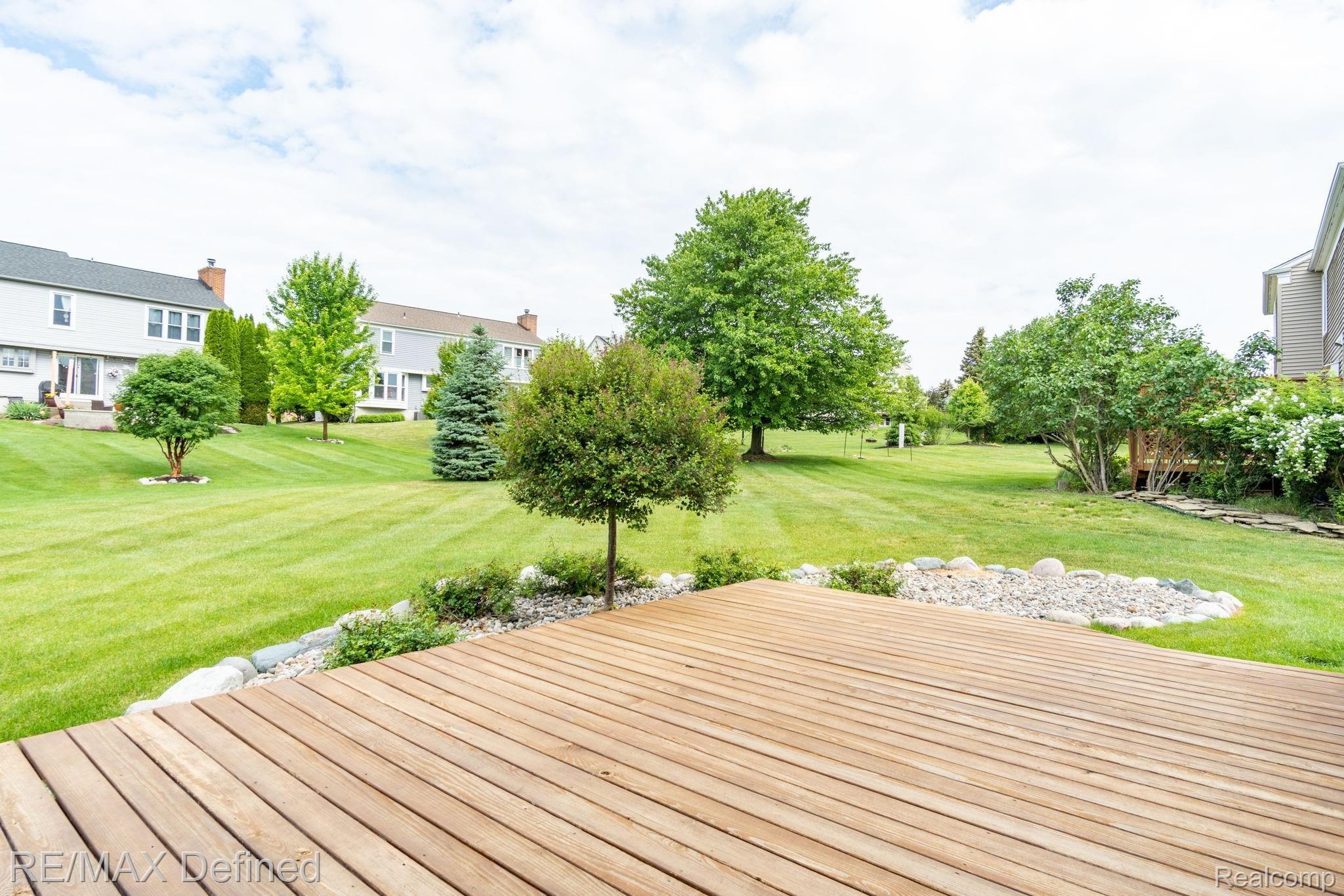 1976 Fairfield Drive Rochester, MI 48306 - Photo 36 of 42 37-web-or-mls-1976-Fairfield-Rd-37.jpg