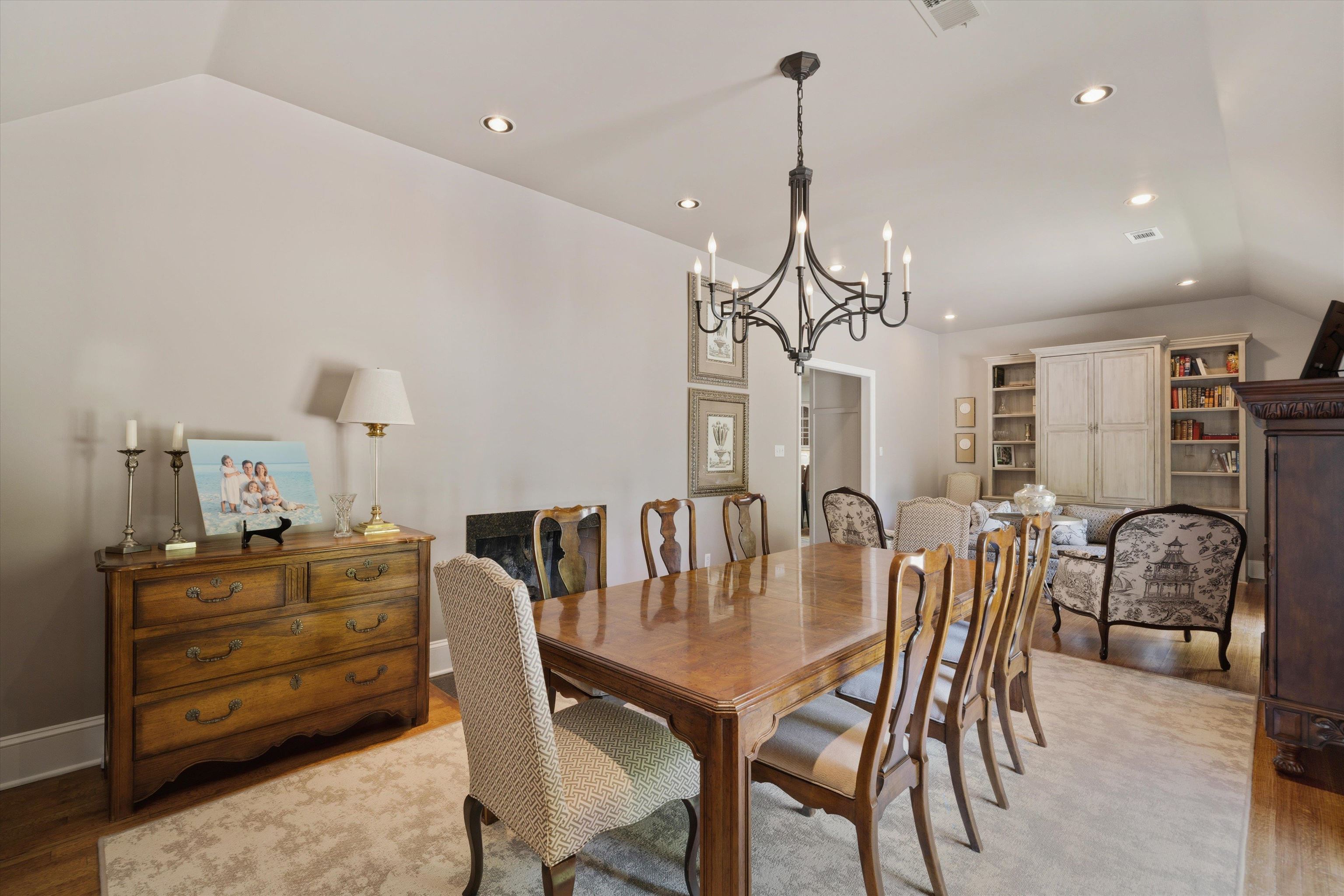 4710 Gwynne Road Memphis, TN 38117 - Photo 7 of 40 a view of a dining room with furniture