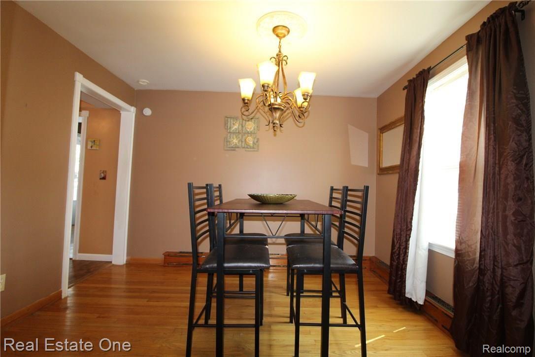 21818 Ruth Street Farmington, MI 48336 - Photo 16 of 32 Dining Room