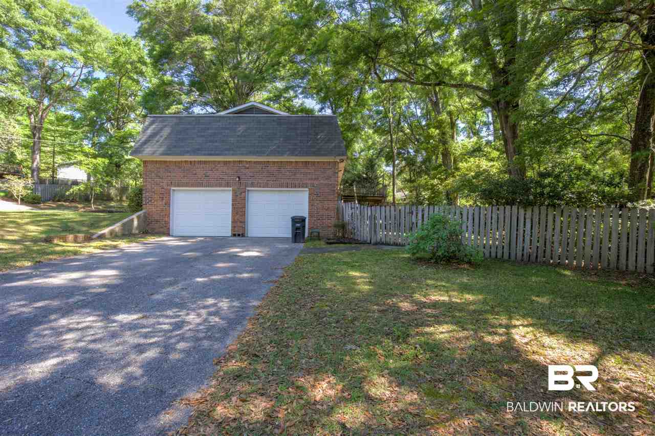 106 Ronforth Street Fairhope, AL 36532 - Photo 3 of 16