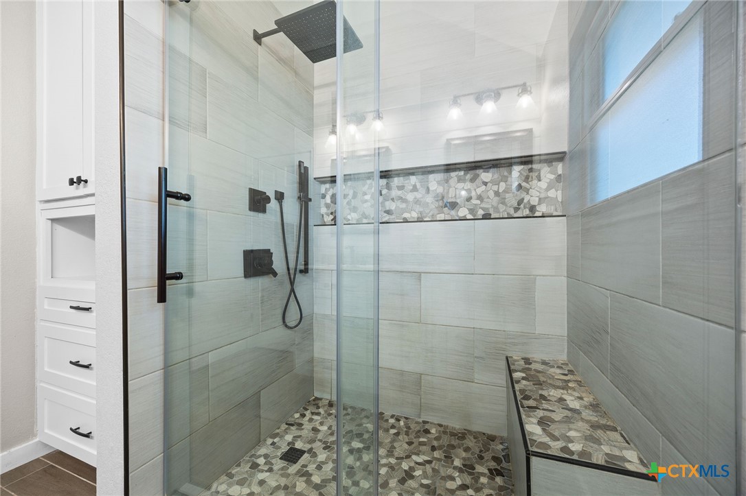 910 Neuberry Cliffe Temple, TX 76502 - Photo 18 of 32 a bathroom with a shower