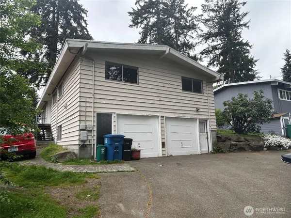 $775,000 | 11718 5th Avenue Northeast, Seattle, WA 98125