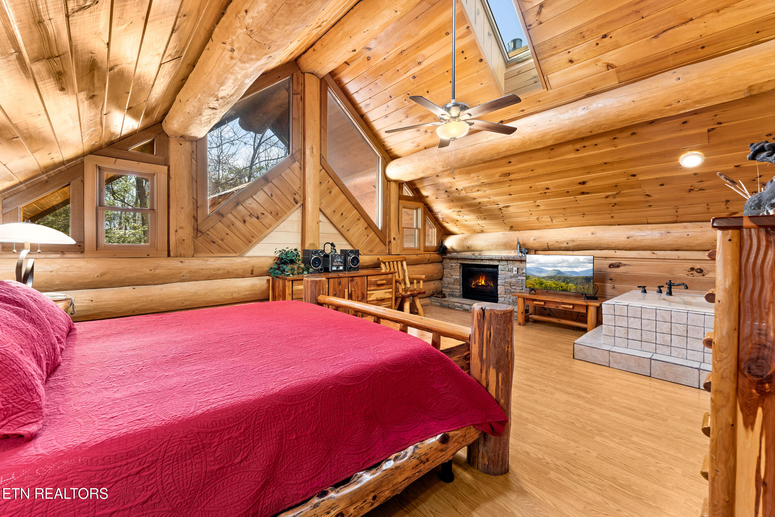 438 Coyote Road Gatlinburg, TN 37738 - Photo 19 of 47 438 coyote road-19