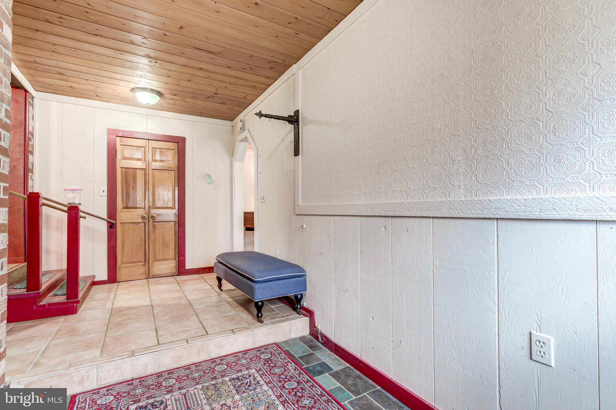 3589 Dumfries Road Catlett, VA 20119 - Photo 22 of 53 Foyer 4