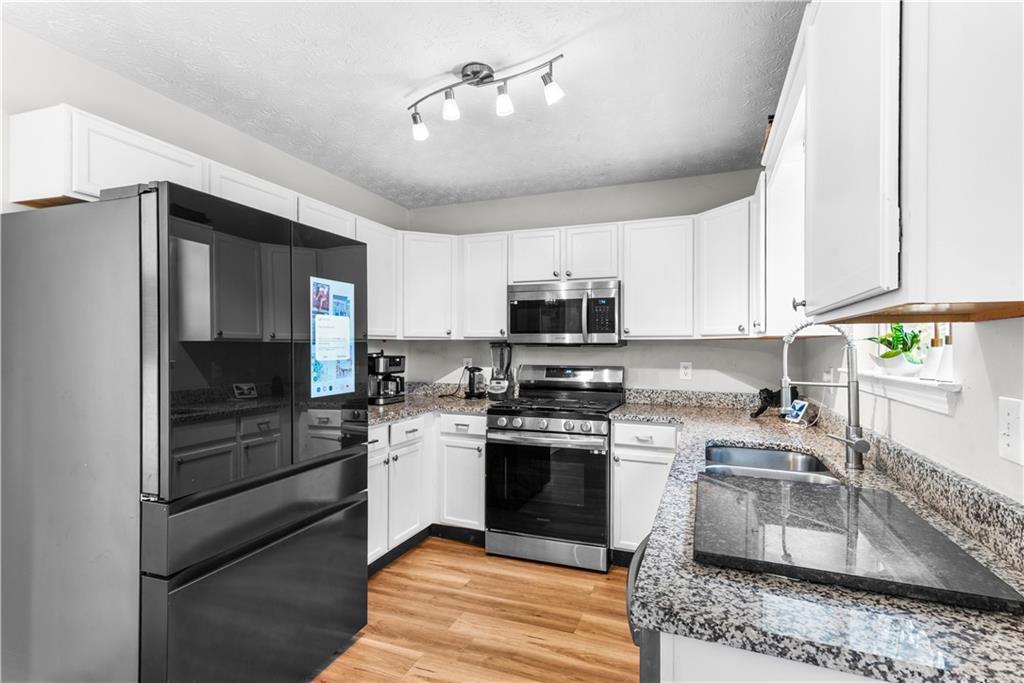 2485 Field Spring Drive Lithonia, GA 30058 - Photo 11 of 37