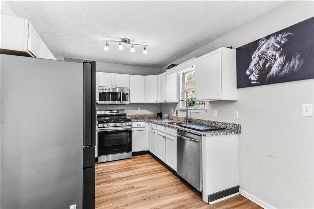 2485 Field Spring Drive Lithonia, GA 30058 - Photo 12 of 37