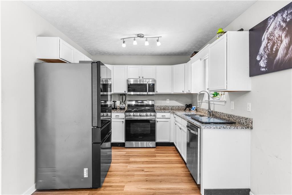 2485 Field Spring Drive Lithonia, GA 30058 - Photo 10 of 37