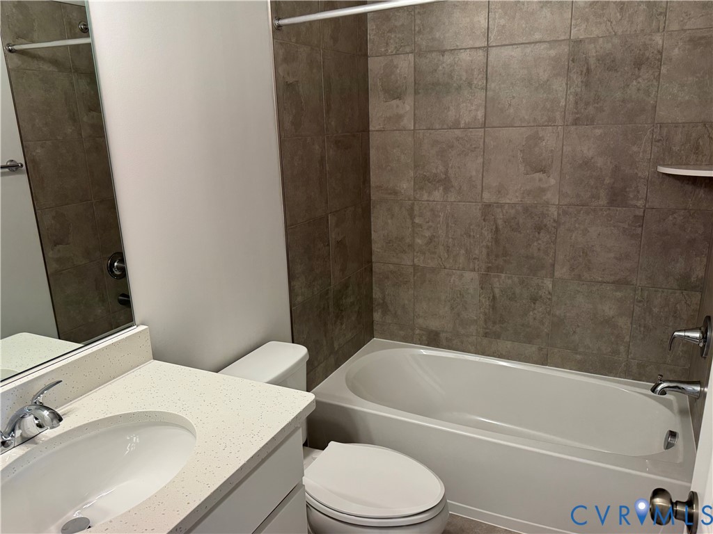 9479 Pinkman Road Glen Allen, VA 23059 - Photo 19 of 20 Hall Full Bathroom