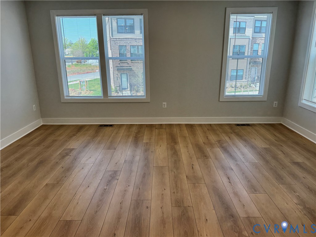9479 Pinkman Road Glen Allen, VA 23059 - Photo 6 of 20 Living Room