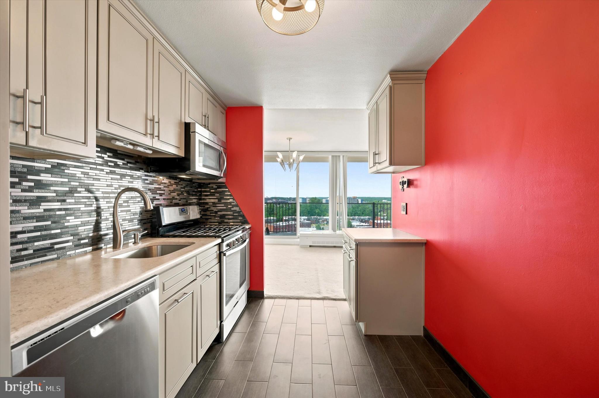 3900 West Ford Road, Unit 15R Philadelphia, PA 19131 - Photo 2 of 19