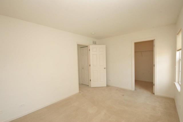 216 Longview Drive Elgin, IL 60124 - Photo 13 of 20 a view of an empty room