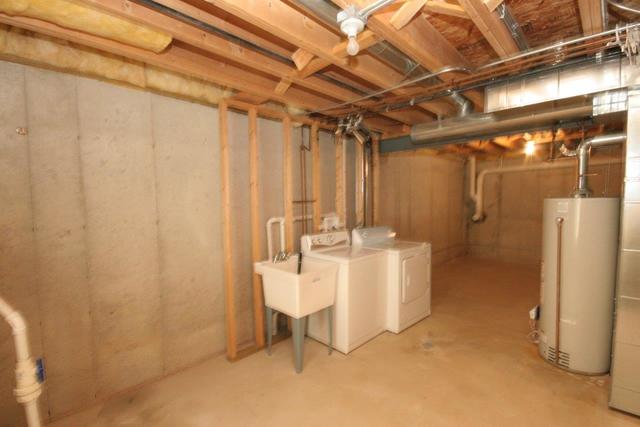 216 Longview Drive Elgin, IL 60124 - Photo 16 of 20 a view of an empty room